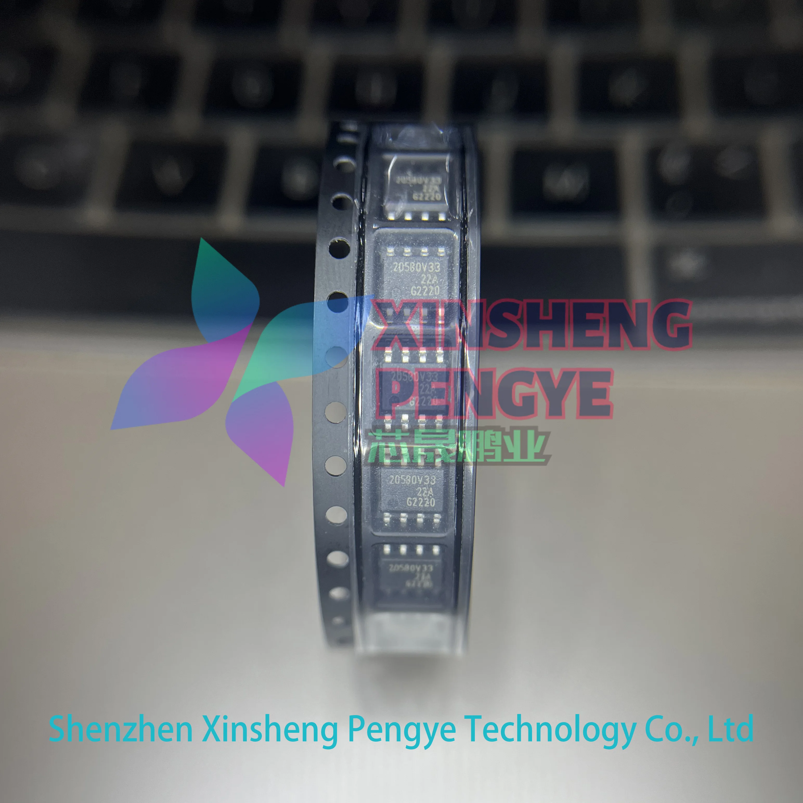 عالية الجودة TLS205B0EJV33XUMA1 بمناسبة 205B0V33 حزمة PG-DSO-8 مكونات إلكترونية 3.3 فولت 0.5A منظمات الجهد IC في المخزون