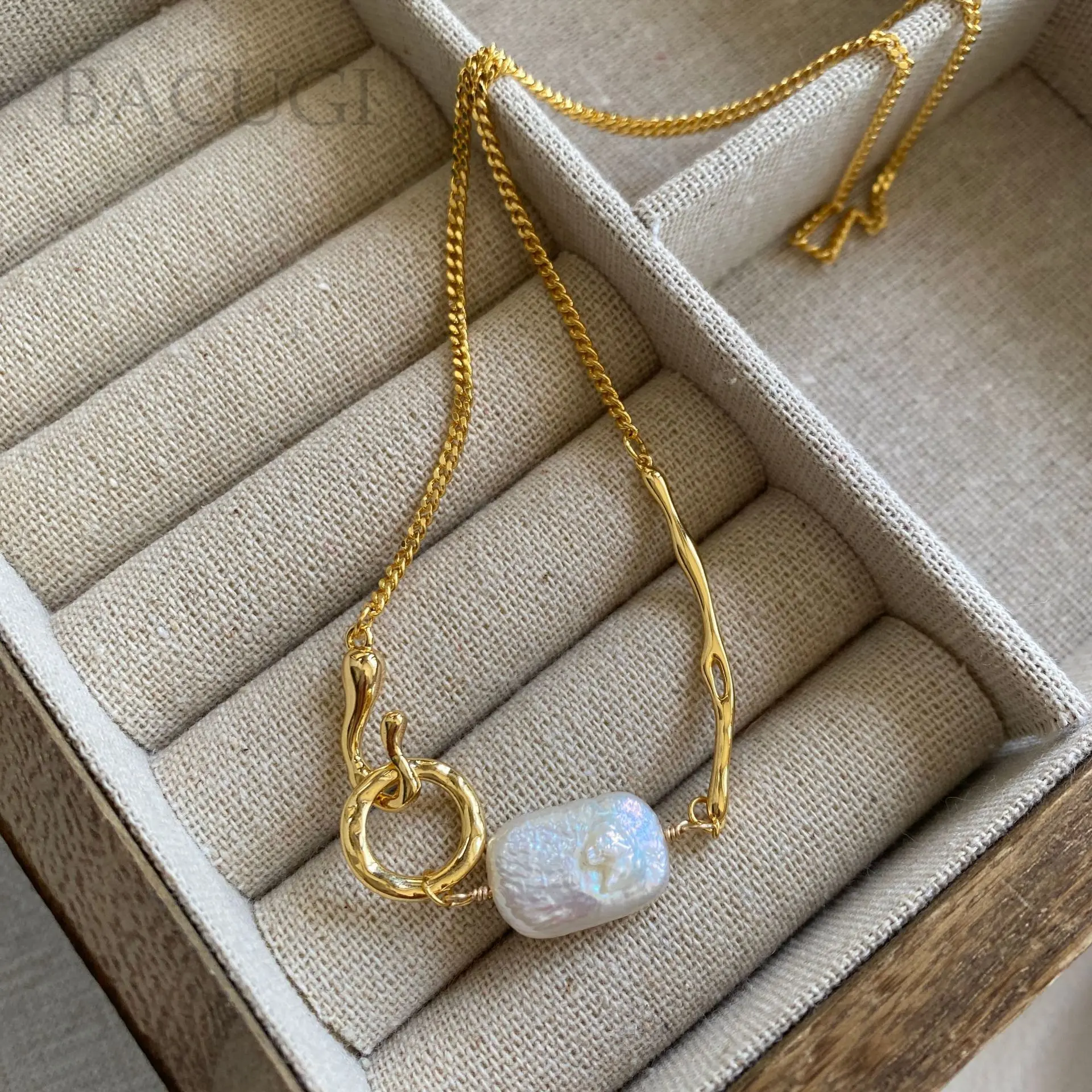 

Large Square Natural Freshwater Pearl Pendant Chunky Chain Necklace for Women Vintage Elegant Baroque Pearls Necklaces