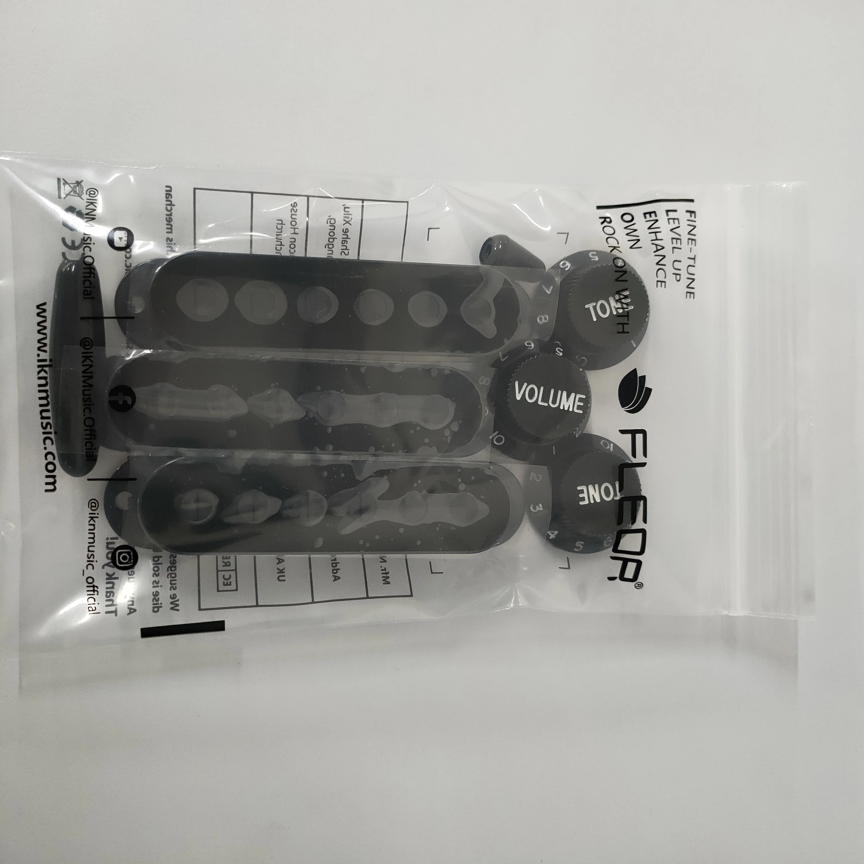 FLEOR Set mit 50/50/52 mm ST Single Coil Gitarren-Tonabnehmerabdeckung, 2 Töne, 1 Lautstärkeregler, Schalterspitzen, SSS-Gitarrenteile – Detail 1