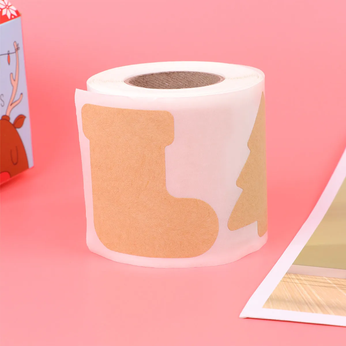 

300 шт. креативных рождественских наклеек из крафт-бумаги, самоклеящиеся этикетки для подарков, праздничный декор для упаковки, праздничные канцелярские товары