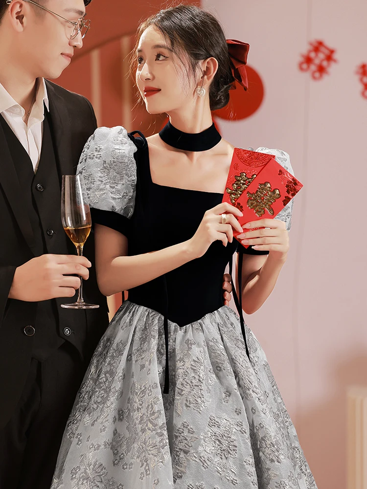 فساتين حفلة موسيقية أنيقة بأكمام منتفخة الأميرة الجاكار بياقة مربعة مرقعة على شكل حرف a طول الأرض فساتين المشاهير والزفاف المسائية