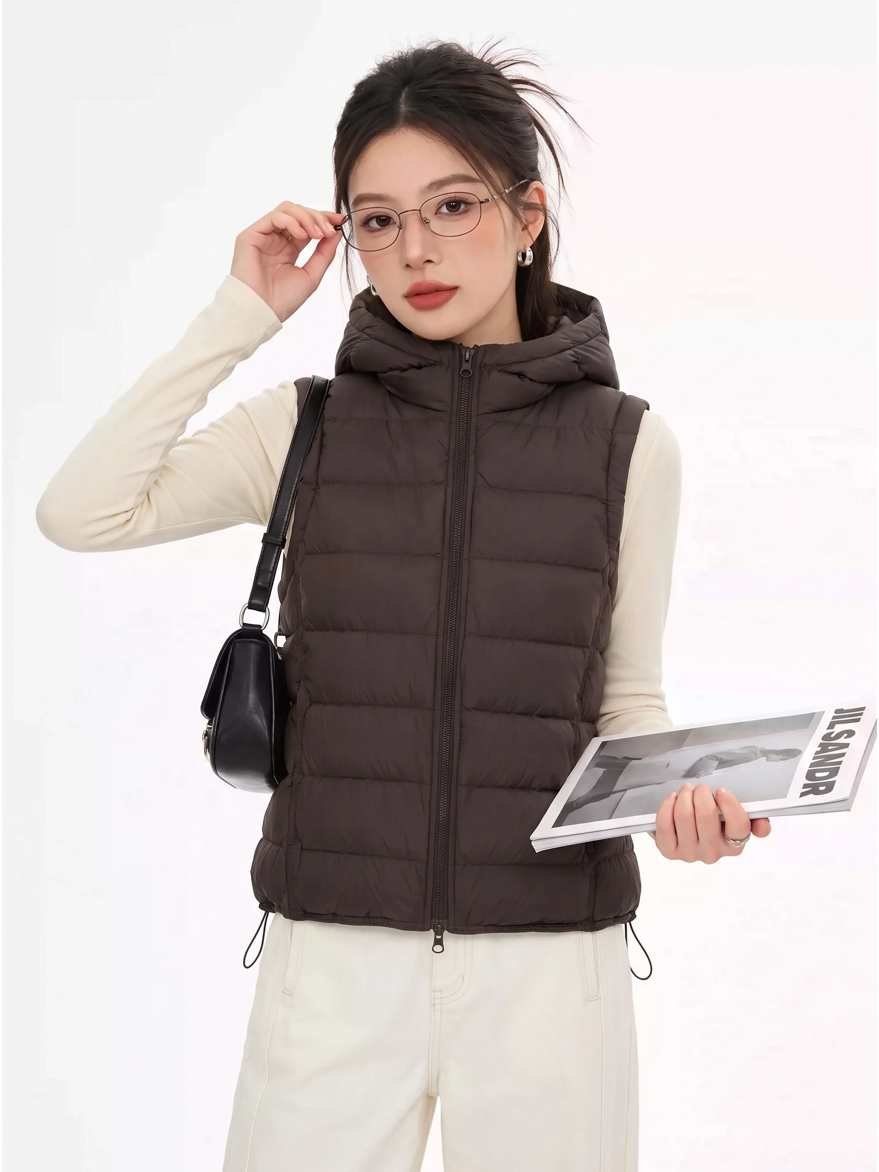 Korean Style Warmth Short Lightweight Hooded down Vest Drawstring Layering Thermal Vest Women's Loose Fit Eco Friendly Duck down