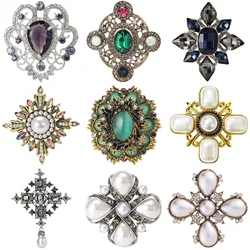 Vintage Baroque Brooches for Women Unisex Rhinestone Round Badge Pins Office Party Friend Gifts Jewelry Accessories