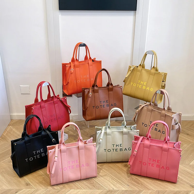 Minimalistische Einkaufstasche mit Monogramm für Damen, geräumige Einkaufstasche aus Leder, vielseitige Schulter- und Handtragetasche, schick und lässig