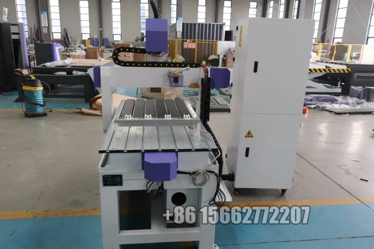 جهاز توجيه صغير 6090 1390 1300*900 مللي متر ATC CNC مع سكين أوتوماتيكي لتغيير آلة نقش الخشب لقطع الخشب والبلاستيك والألومنيوم