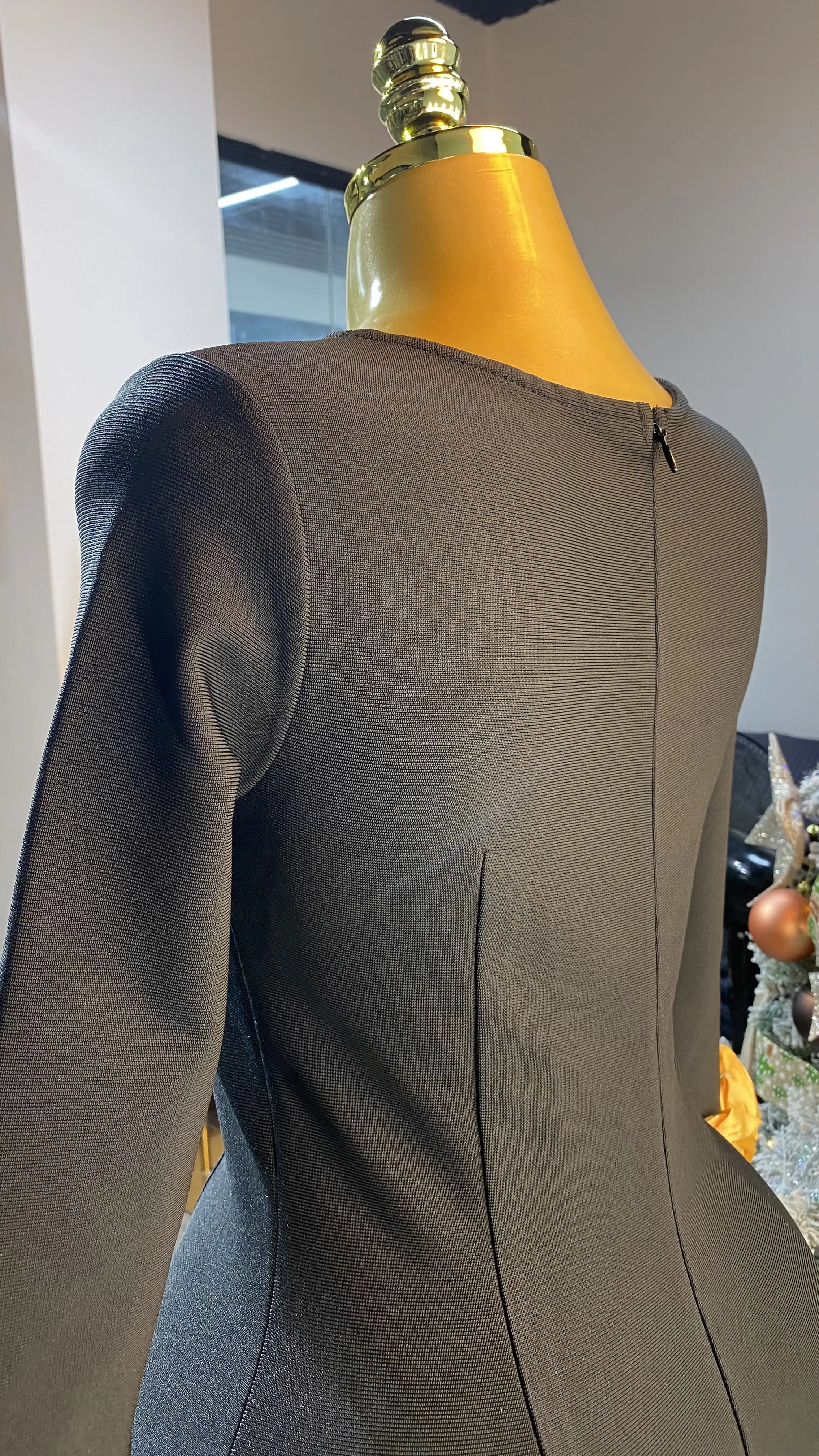 فستان حفلات صغير أسود أنيق ومثير بأكمام طويلة وفستان أنيق ذهبي مزين بالزهور للنساء.-GZXX340