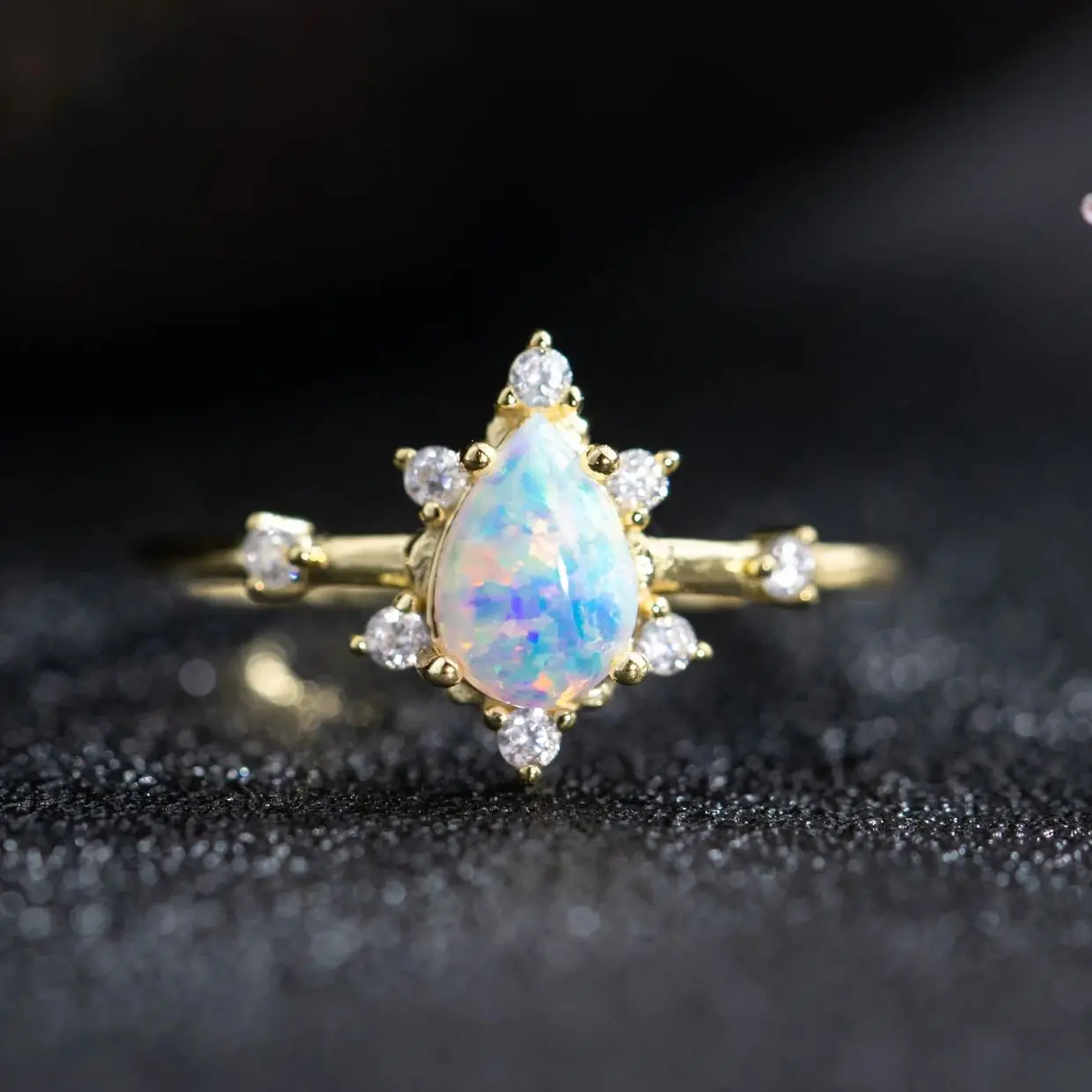 

Water Drop Mystic White Fire Opal Rings For Women Gold/Silver Color Charm Rainbow Wedding Bands Bridal Engagement Halo Ring