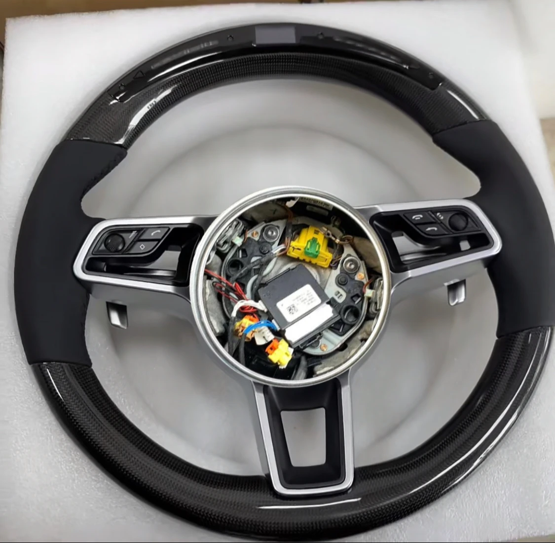 Personalized Carbon Fiber Steering Wheel for  911 GTS 992 991 Perforated Leather with LED