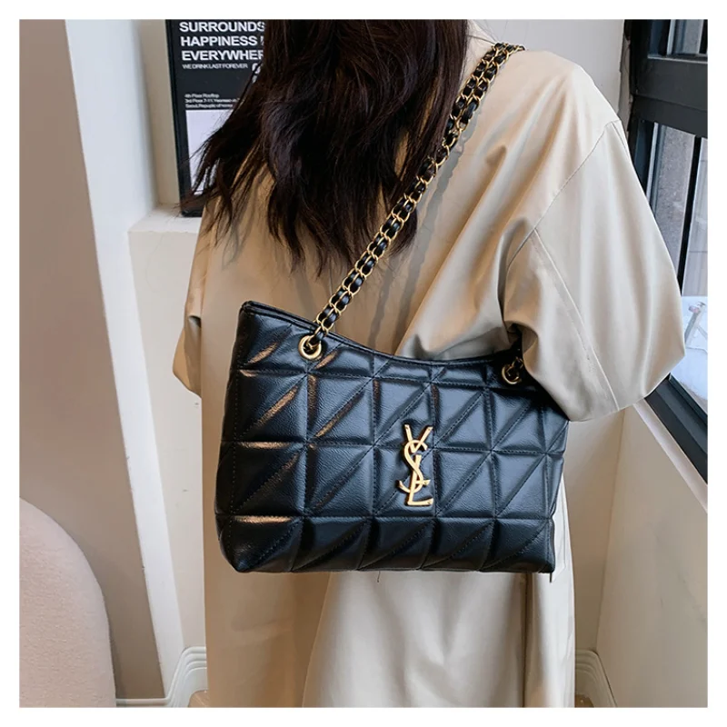 

Niche Designer Quilted Bag for Women 2025 Adjustable Chain Strap Crossbody Purse Vegan Leather Casual Chic Versatile