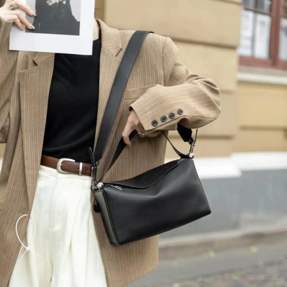 Moda skórzany pasek dopasowany z zamkiem błyskawicznym kobiety Crossbody skóry właściwej prosta w jednolitym kolorze podmiejskie torby pod pachami