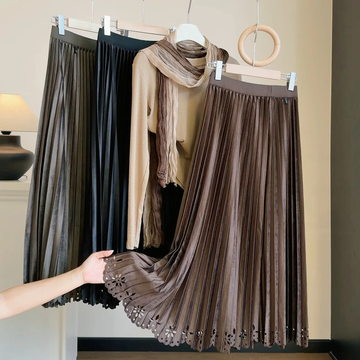 Autumn Winter Women Burnout Velvet Midi Skirt Cut‑Out Design High Waist Pleated Long Skirt Ladies Casual Pleated Skirts 2026 New