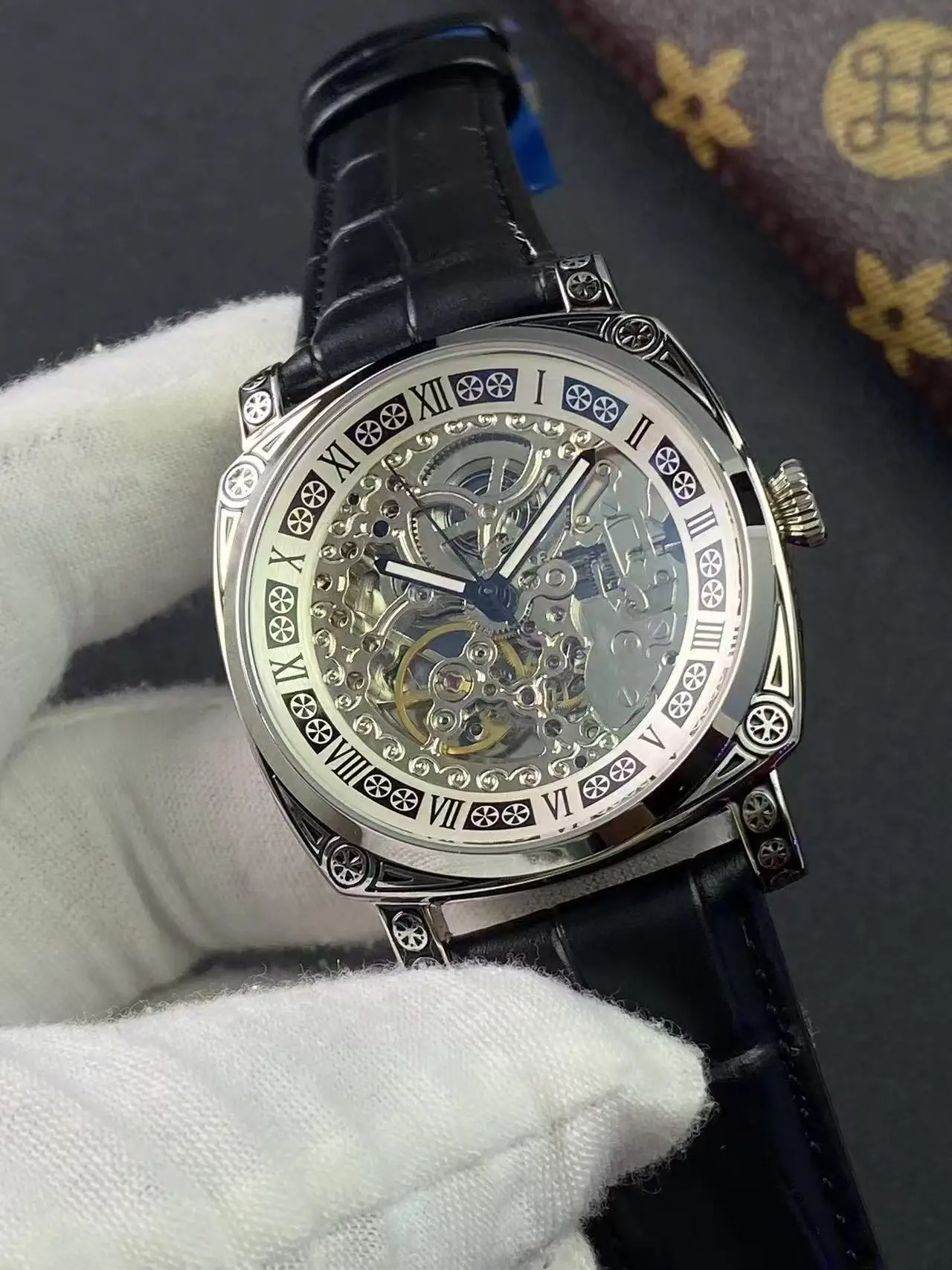 

Cool and trendy carved Crochin style automatic mechanical men's watch with luminous sapphire and stainless steel, manual oiling