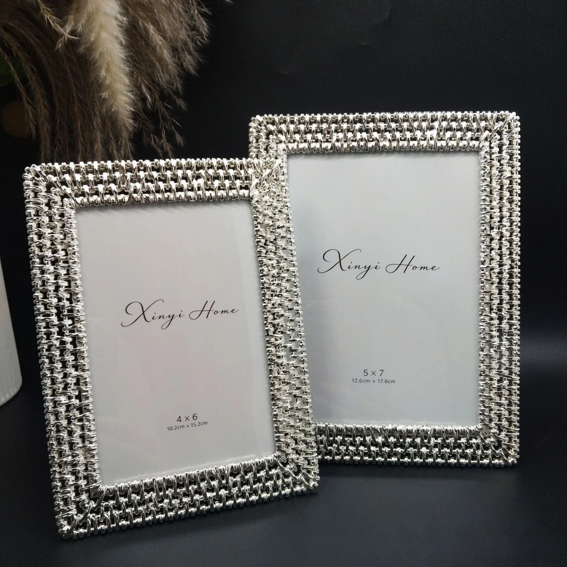 Metal Silver Photo Frame High-grade Wedding Display Electroplating 6/7in Picture Frame Stand for Retro Home Desktop Decor Gift