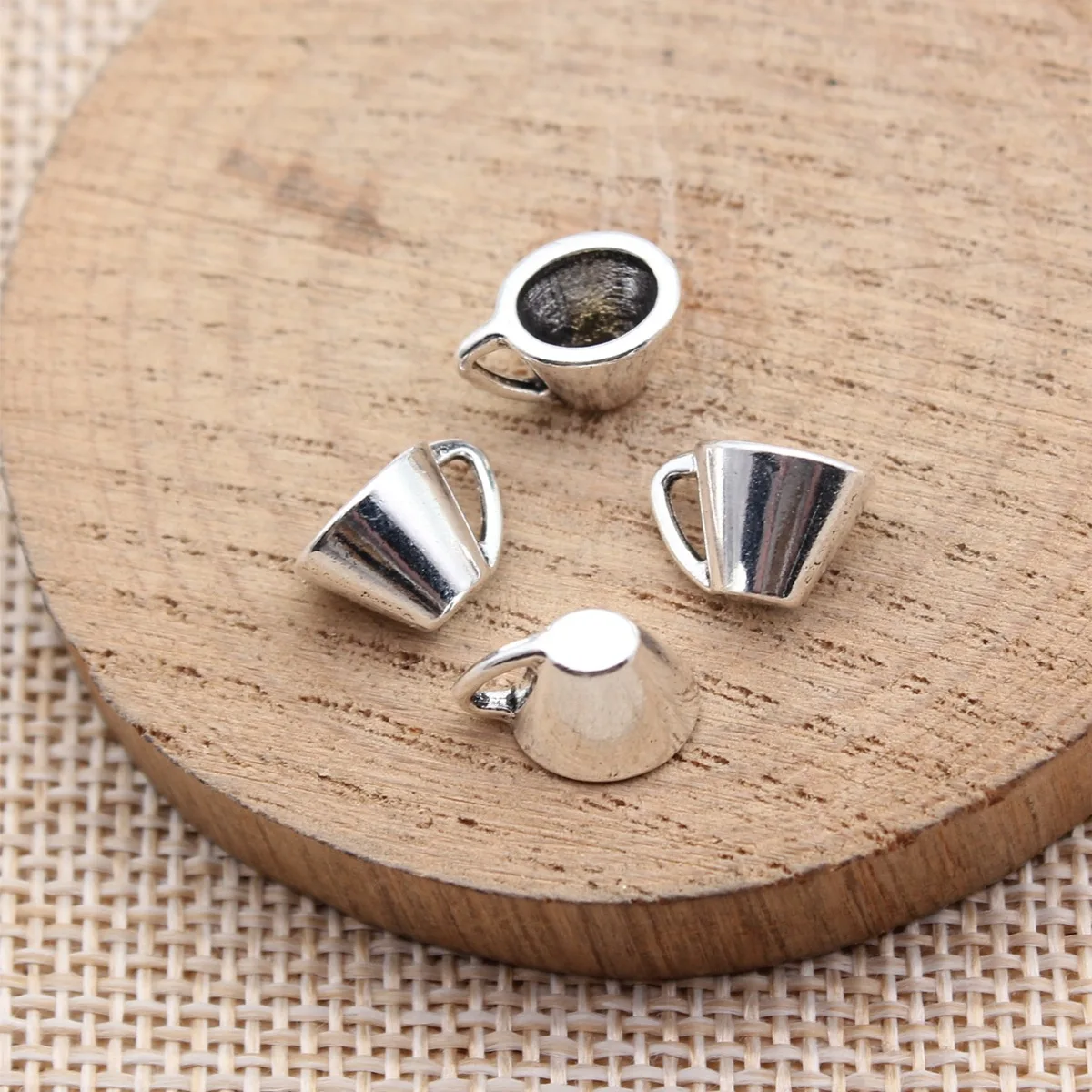 

40pcs 11.6x8x7.1mm(0.46x0.31x0.28inch) Antique Silver Color 3D Cup Charms Pendants DIY Jewelry Making Accessories