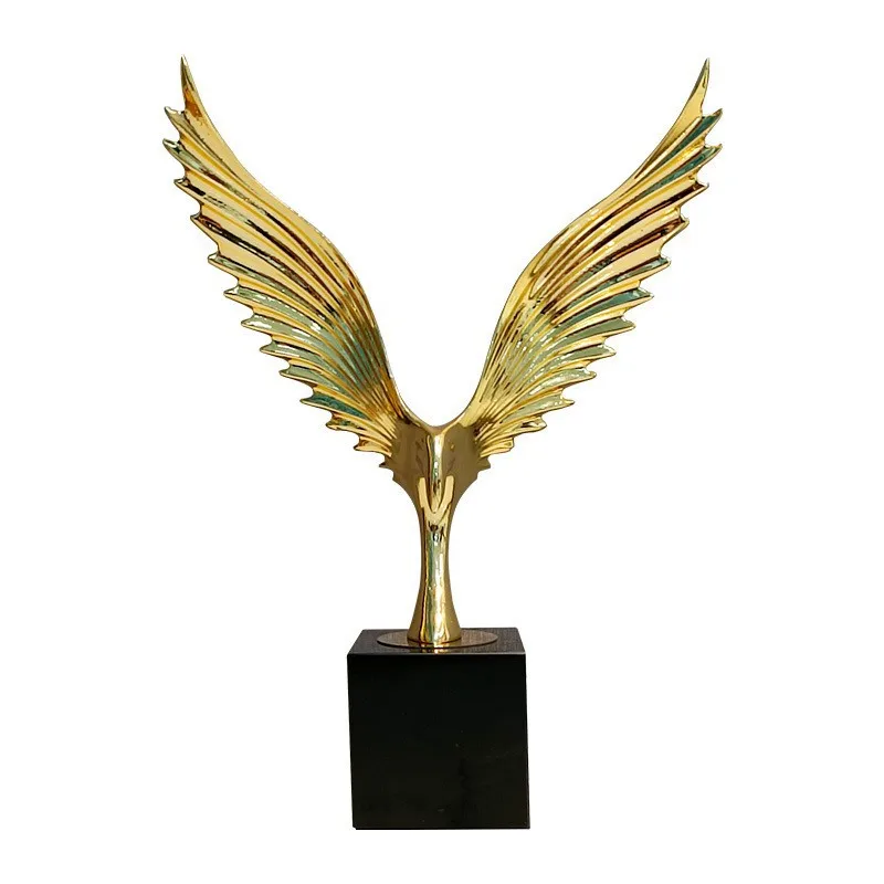 

Simple light luxury brass golden eagle crystal ornament, high-end home home living room decoration gifts