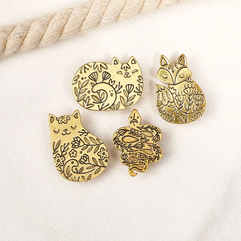 Vintage Garden Animals Collection Pins Bronze Butterfly Swallow Bird Fox Cat Snake Brooches For Nature Lovers Backpack Jewelry