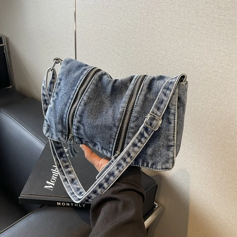 

2025 New Women's Denim Shoulder Bag, Large Capacity Square Crossbody Purse, Minimalist Stylish Commuter Bag, Casual Office Tote