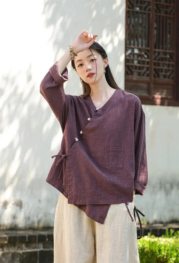 Neue chinesische Damenbekleidung: Locker geschnittenes Retro-Hemd mit schrägem Kragen, literarischer Retro-Cardigan aus Baumwolle und Leinen, Zen-Tea-Jacke – Detail 17