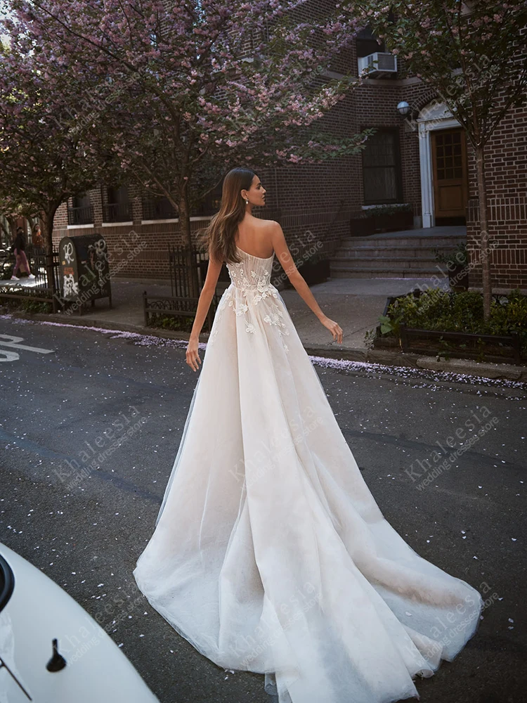 Robes De mariée charmantes une ligne robes De mariée classiques dentelle Appliques sans manches dos nu Robes robes De Novia personnalisé 2025