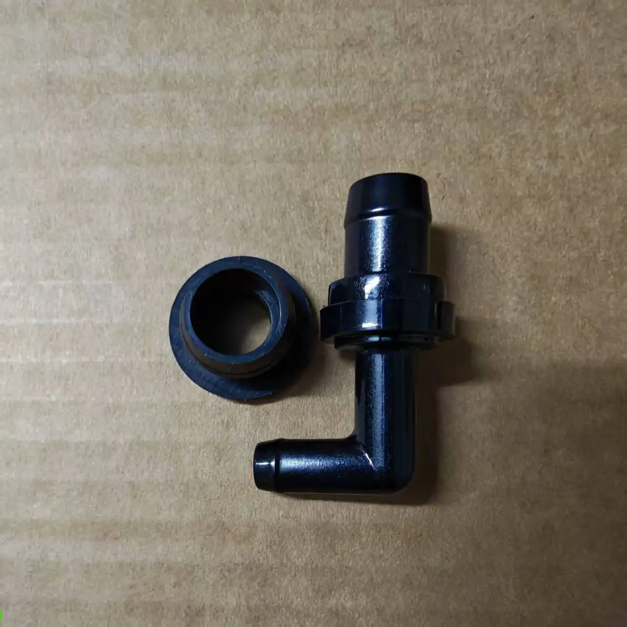 Car PCV Valve With Gasket for Mitsubishi 4G63 4G64 4G93 4G94 MD183547 MD179909