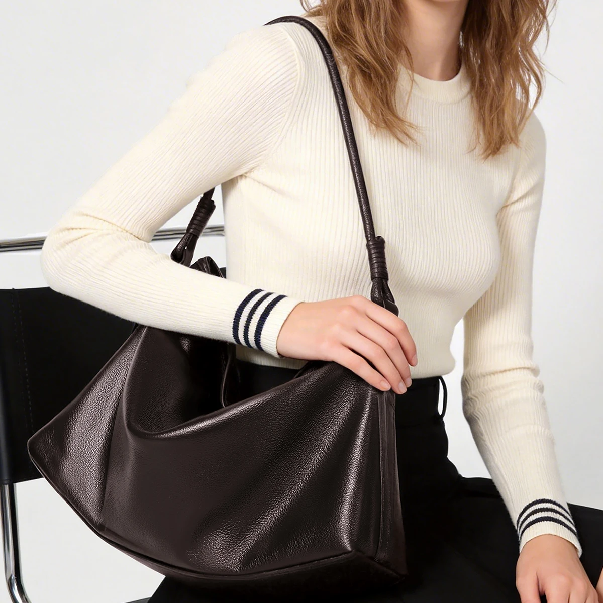 

Minimalist Design First-Layer Cowhide Underarm Hobo Bag, Fashionable and High-Quality Korean-Style Handbag, Shoulder Bag, Crossbody Bag, Commuter Bag