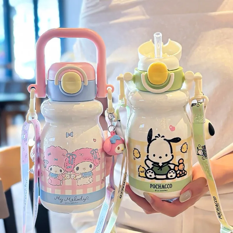 

Sanrio Children's Insulated Portable Straw Cup with Crossbody Strap for High Appearance Value and Large Capacity Water Bottle