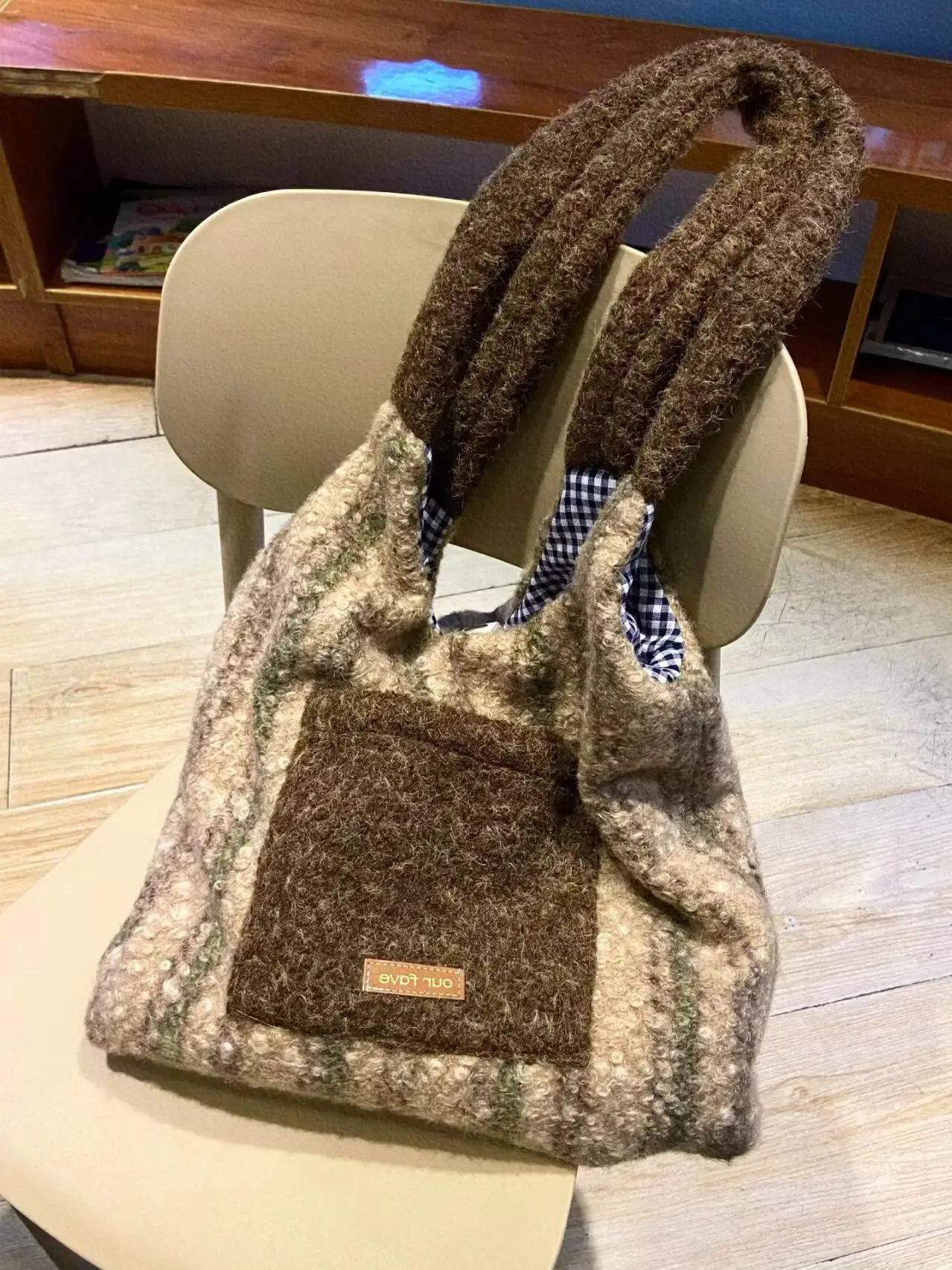 

Korean Retro Plaid Fluffy Tote Bag Women's Large Capaci Single oulder Class Bag Autumn Winter Casual Simple Sle Soft Fa...