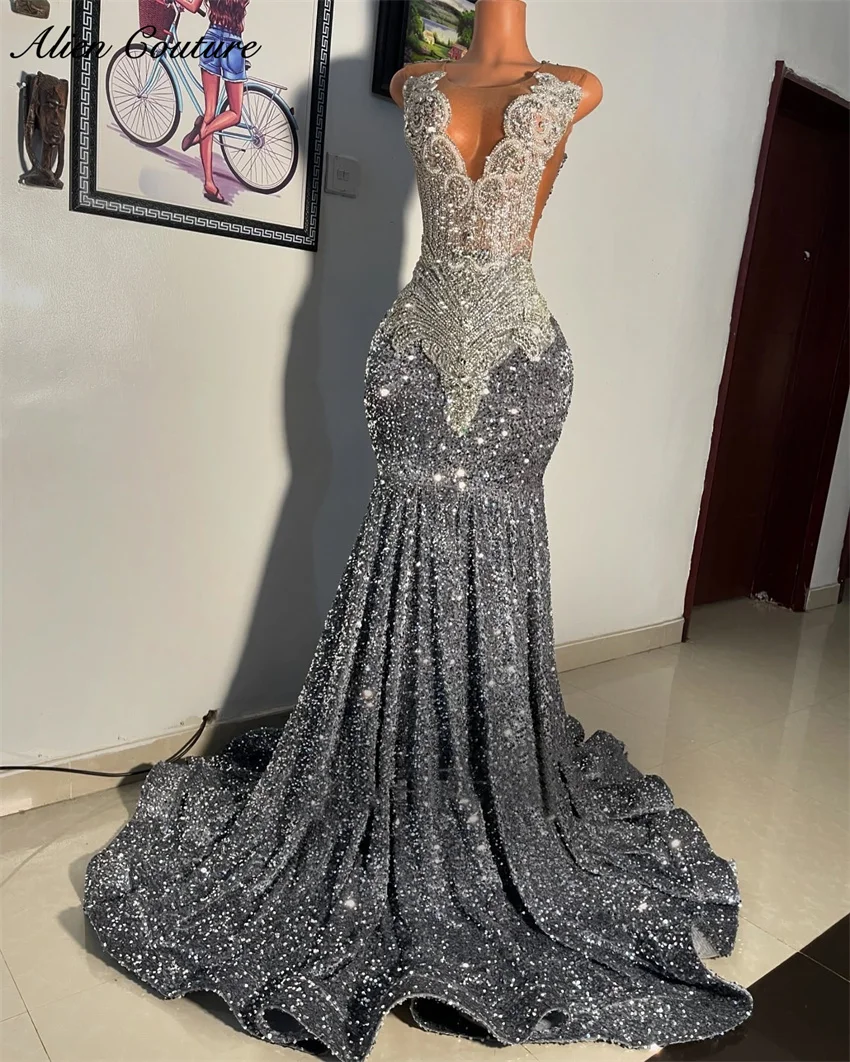 

Glitter Silver Prom Dresses 2025 Luxury Crystal Beads Sequins Gown Diamonds Party Gowns Homecoming Gowns Customized