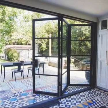 

Индивидуальный размер, современный стиль, современный дизайн, стальные качели, горка, складная стеклянная дверь, ресторан, отель, кухня