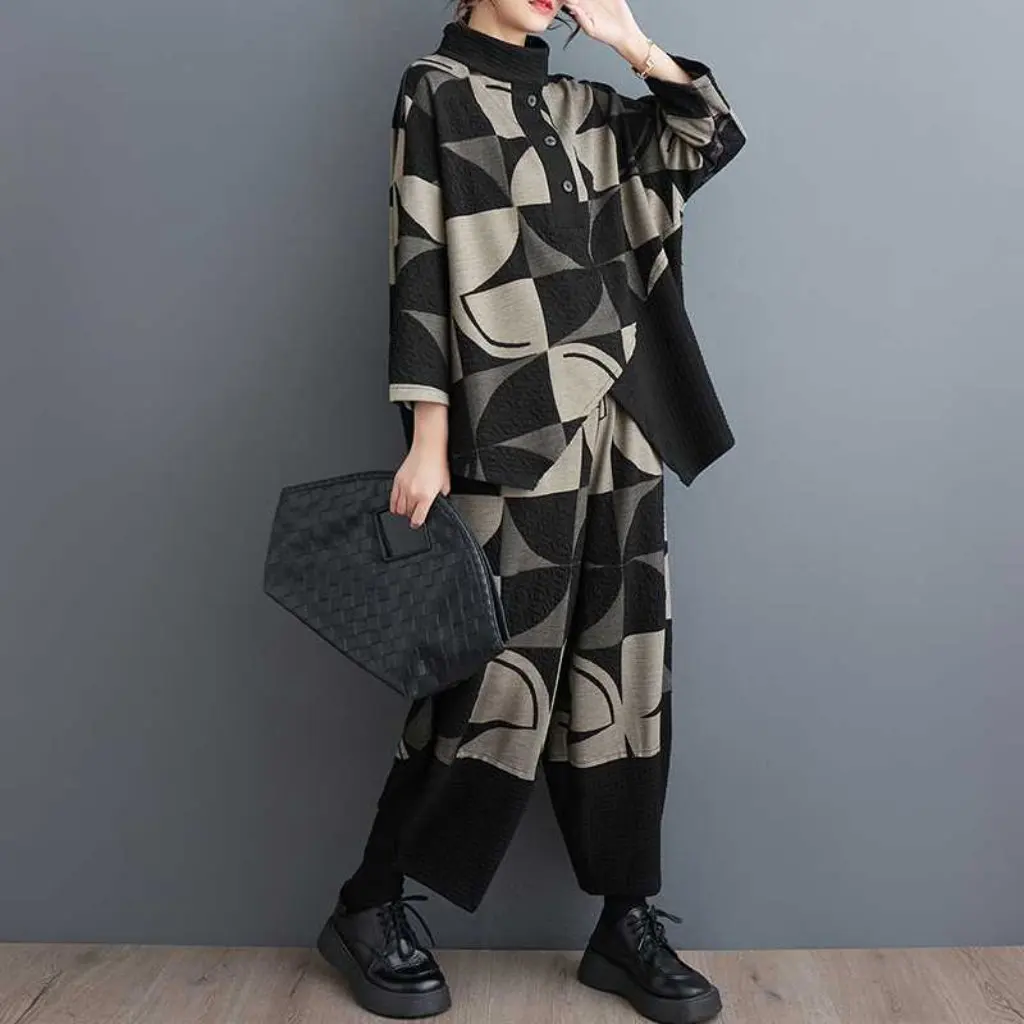 Новый весенний топ больших размеров с винтажным принтом и брюки-шаровары, комплект из двух предметов, свободный крой с нерегулярной строчкой, женский ансамбль