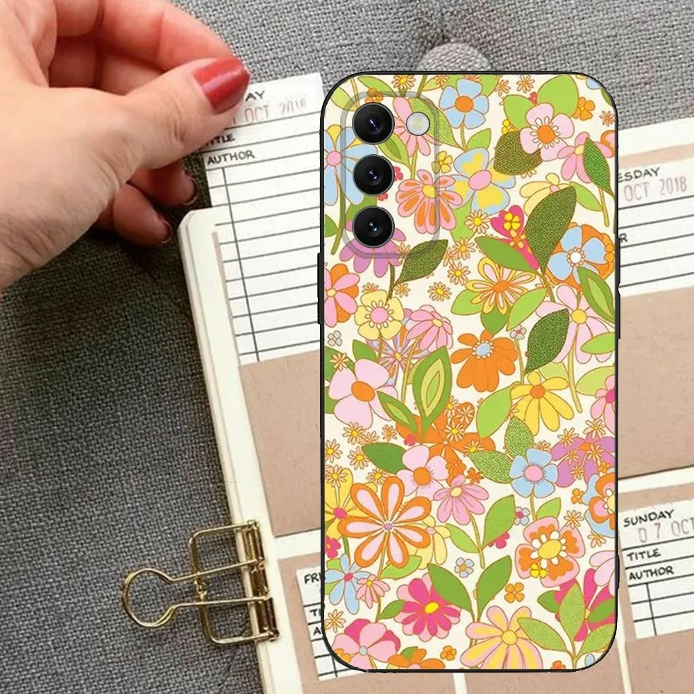 Groovy Flowers Hippie Bohemian Floral Phone Case For Samsung S24,23,22,30,21,10,9,Ultra,Plus,Lite,FE,5G Black Soft Case