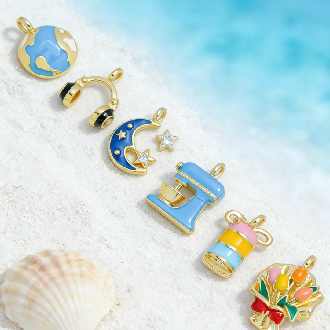 

4Pcs Pendants Sparkling Brass Enamel Earth Headphone Moon Star Mixer Gift Box Bouquet Charms for DIY Jewelry Necklace Bracelet