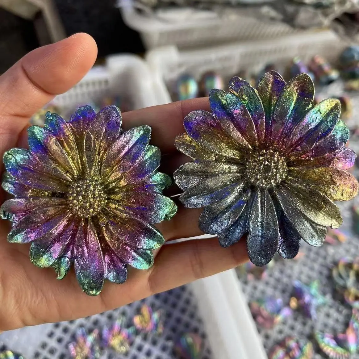 Bismuto naturale Primitive Sun Flower Metal Miner Gemstone cristalli grezzi stregoneria Reiki Healing Stone decorazione della casa