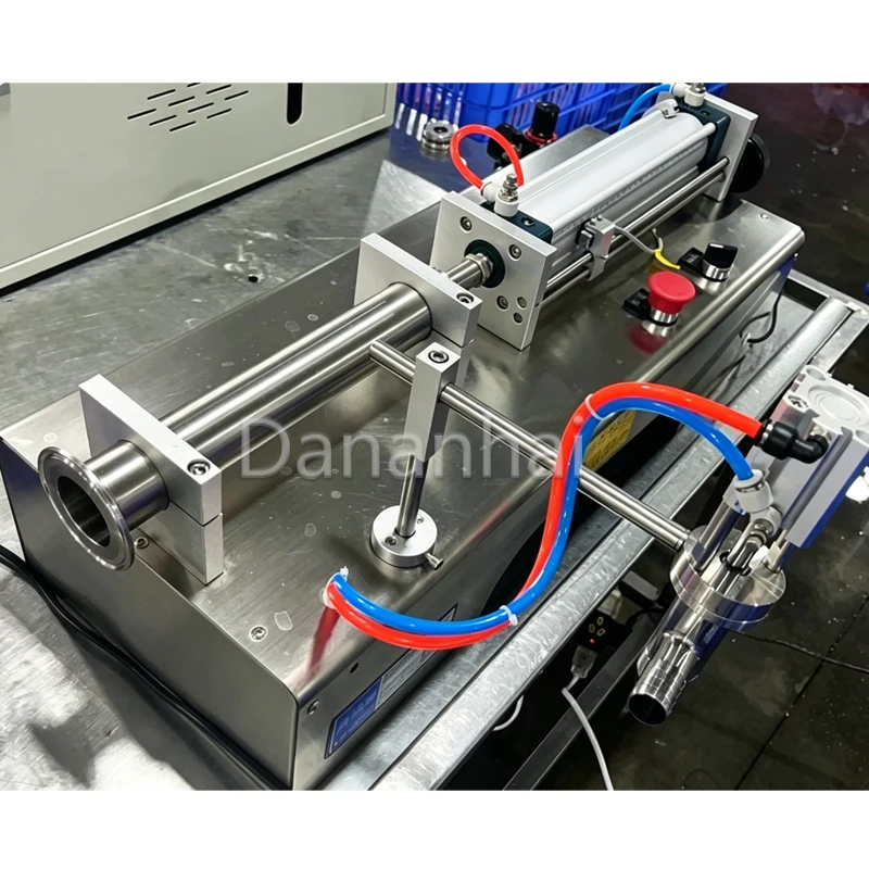 

Полуавтоматическая поршневая машина для розлива жидкостей с одной головкой, пневматическая машина для розлива воды и напитков для бизнеса и промышленности