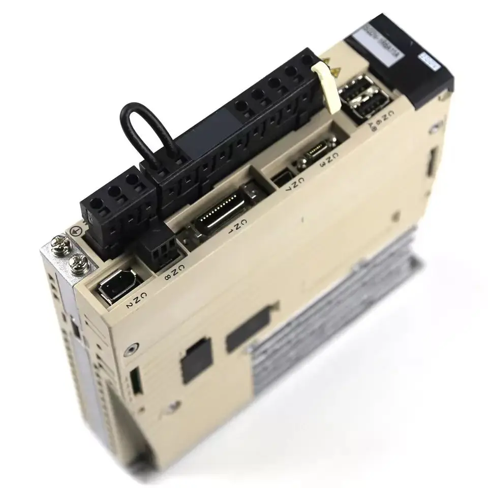 New SGDV-1R6A11A Servopack Servo Driver SGDV 1R6A11A