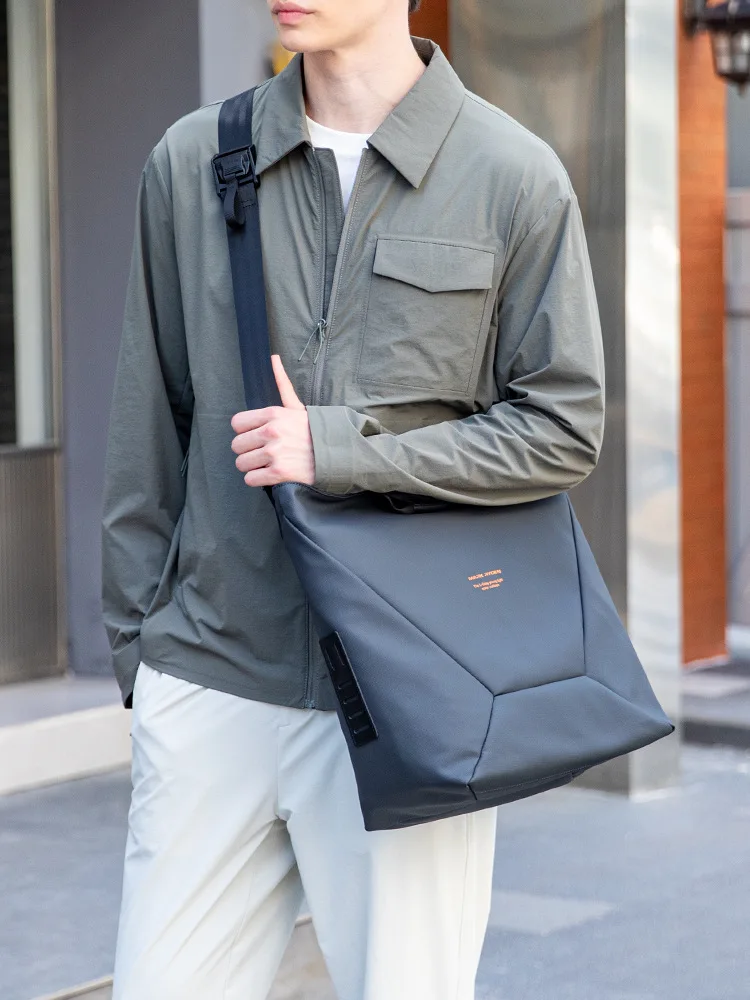 حقيبة يد MARKRYDEN ذات سعة كبيرة مقاومة للماء، حقيبة كتف نسائية عصرية مع حزام كروس