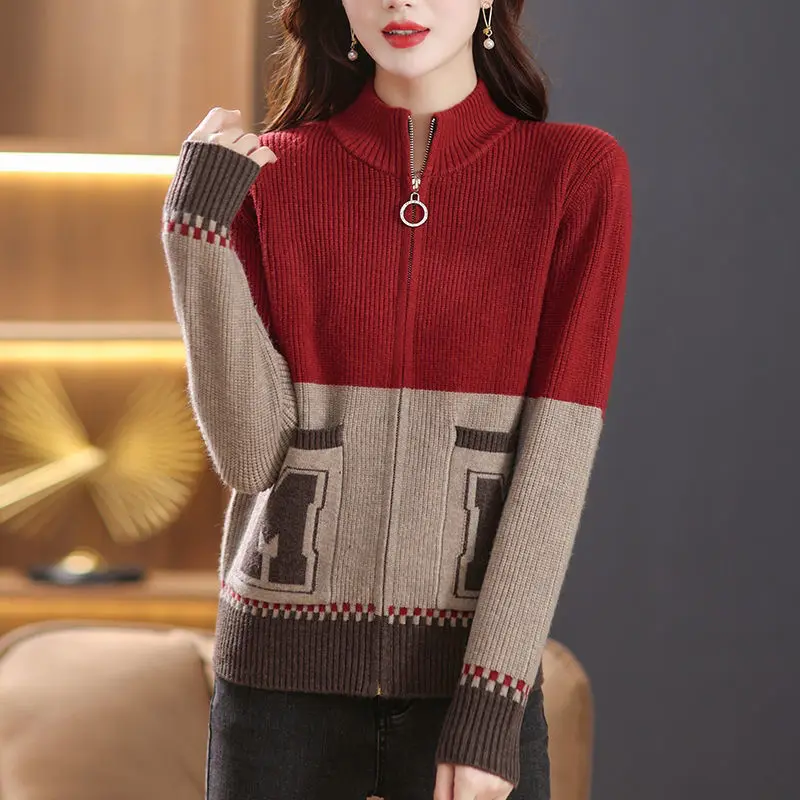 

Spring and Autumn New Cropped Cardigan Sweater Women's Color Matching Knitted Zipper Cardigan Fashionable Outerwear Loose Top