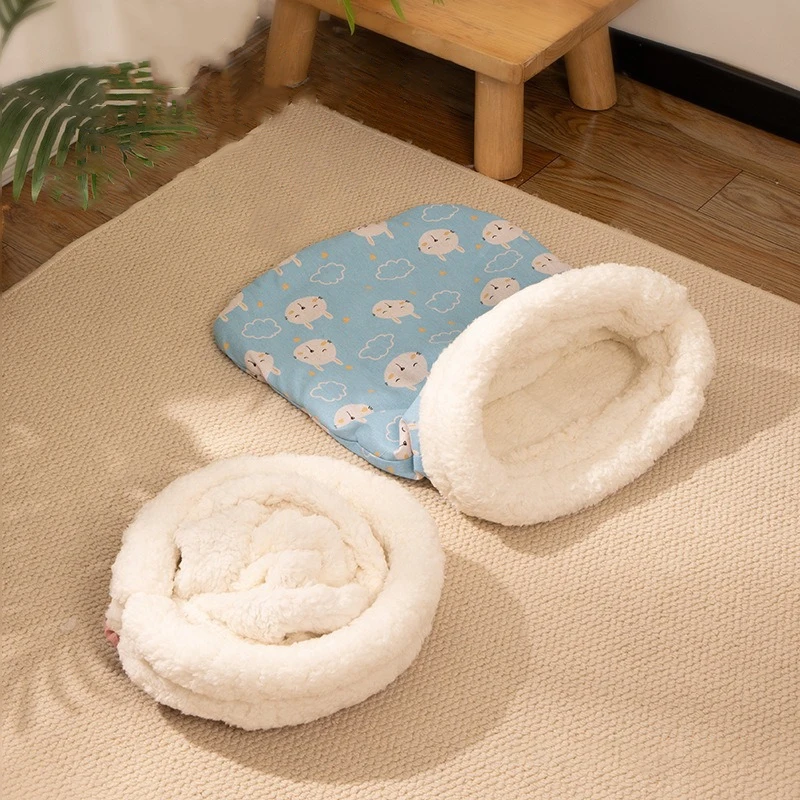 Winter Warm Pet Sleeping Bag Lamb Wool Warm Kitten Nest Drilling Hole Bedding Thickened Soft Comfortable Warm Nest Pet Cats