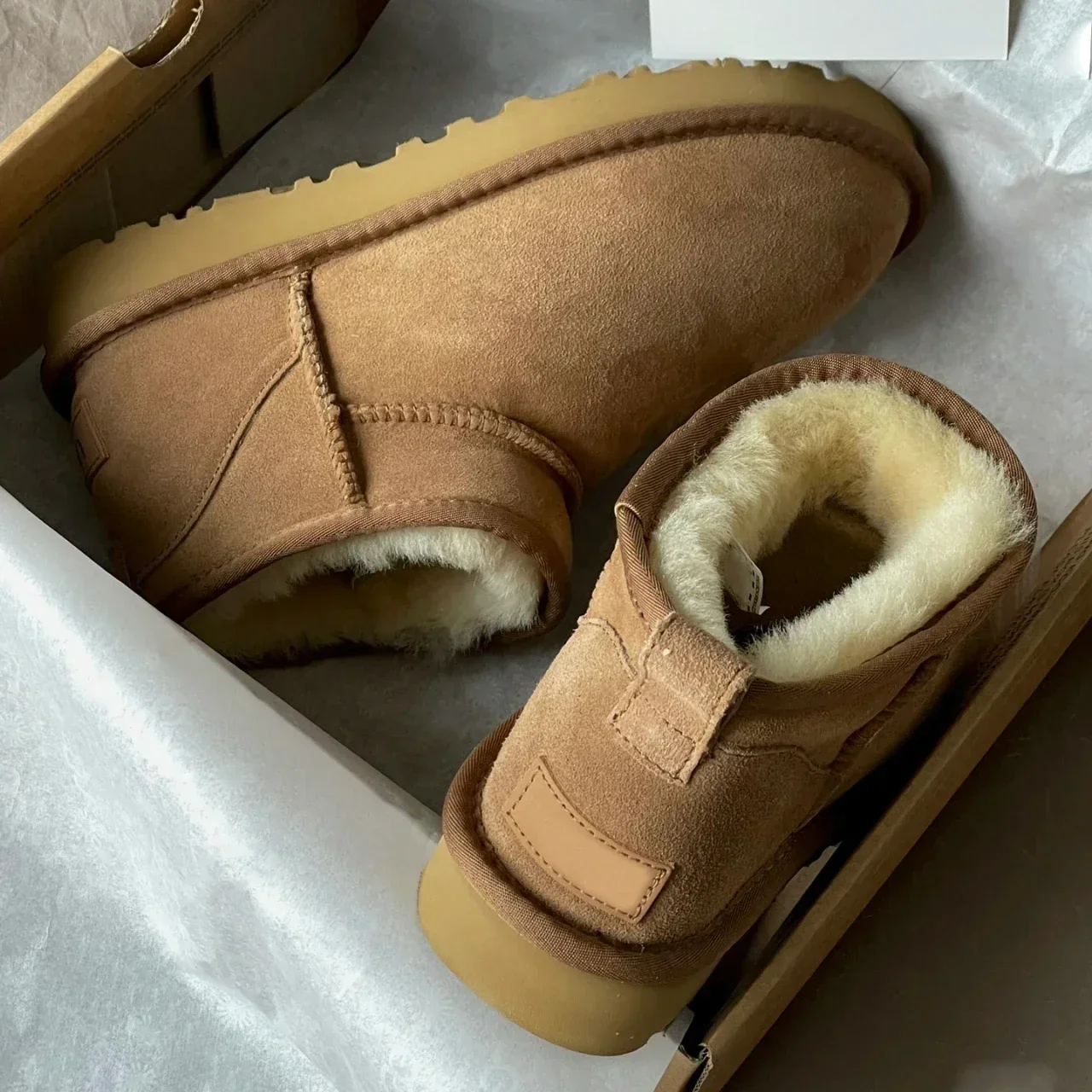 2025 Winter Boots Fur Ladies Snow Boots Real Sheepskin Wool Low-cut Warm Fur Shoes Man Women Winter Short Boots Super Mini shoes