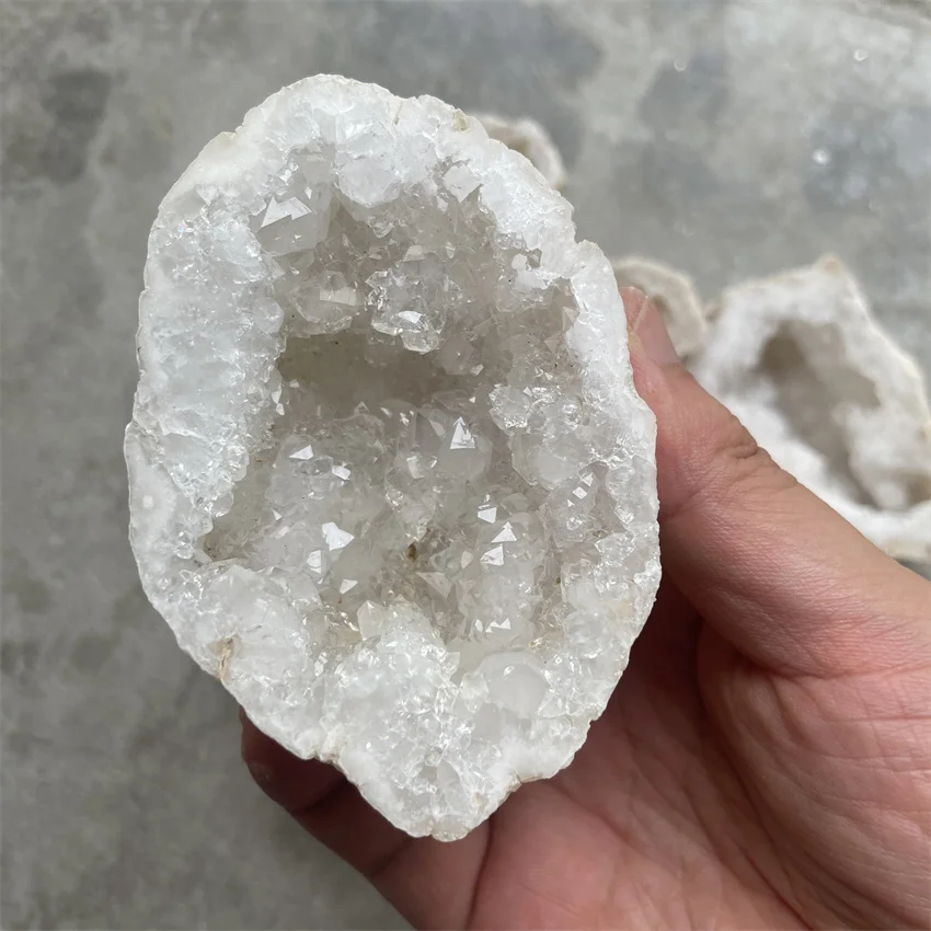 1kg open Wholesale Nature High Quality Crystals Healing Stones White Agate Geodes For Healing