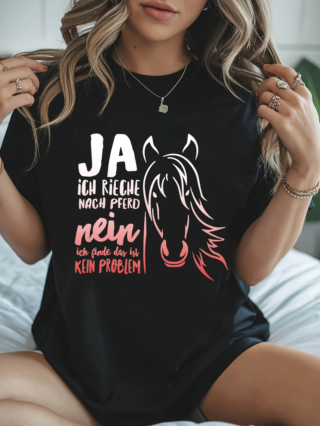 

JA ich RIECHE NACH PFERD Letter Print T-shirt, Short Sleeve Crew Neck Casual Top For Summer & Spring, Women's Clothing