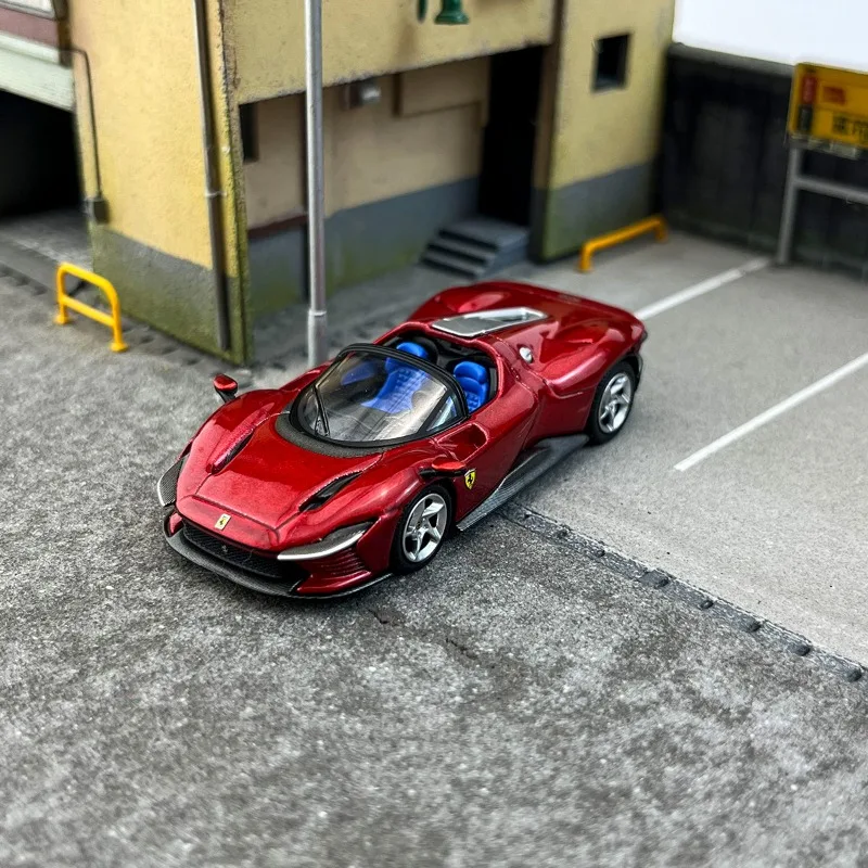 

В наличии: литая под давлением модель автомобиля из сплава Daytona SP3 Rosso 1:64, игрушка для мальчиков, детский подарок, коллекционное украшение для взрослых.