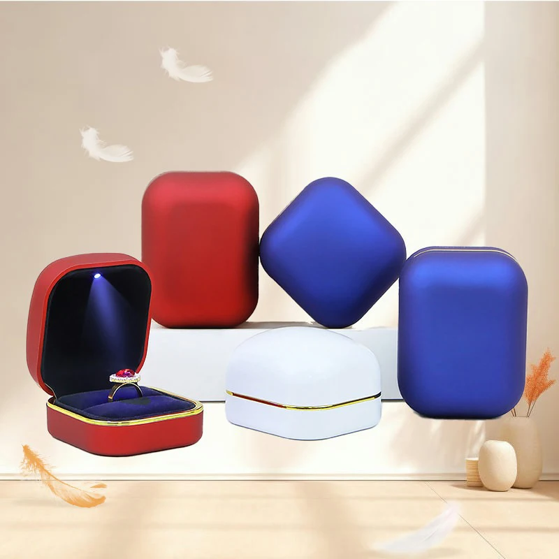 

Matte Jewelry Box With LED Light Ring Box Pendant Necklace Jewelry Box High-end Creative Jewelry Packaging Box