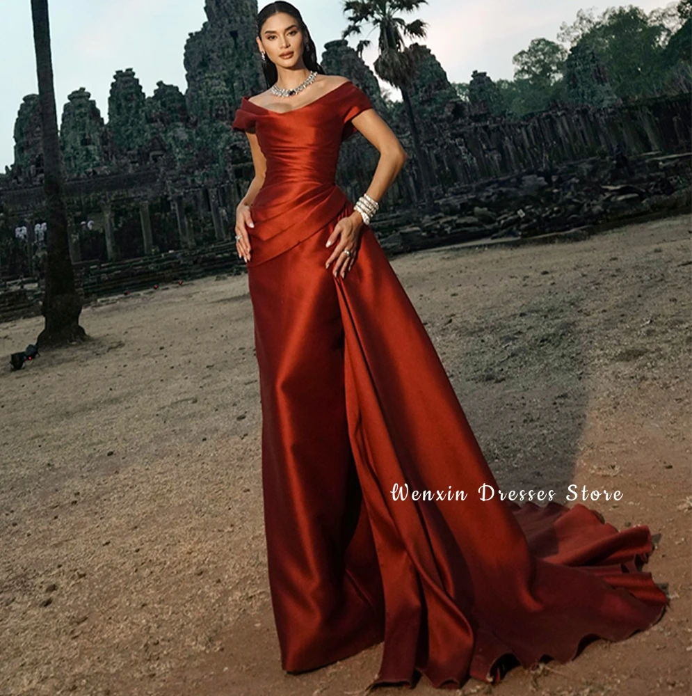 Abito da sera in raso con temperamento Abiti da ritorno a casa personalizzati con spalle scoperte Abiti squisiti per occasioni speciali con strascico a pannello