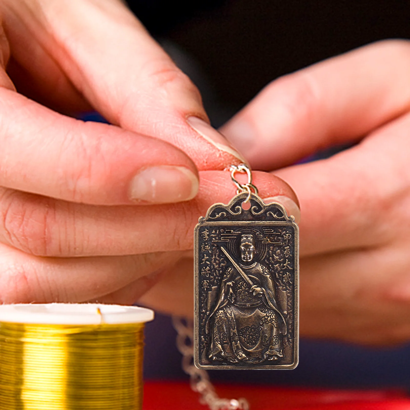 

2Pcs Taisui Keychain Pendant Chinese Fengshui Amulet Hanging Charm DIY Keyring Decor General Auspicious Token