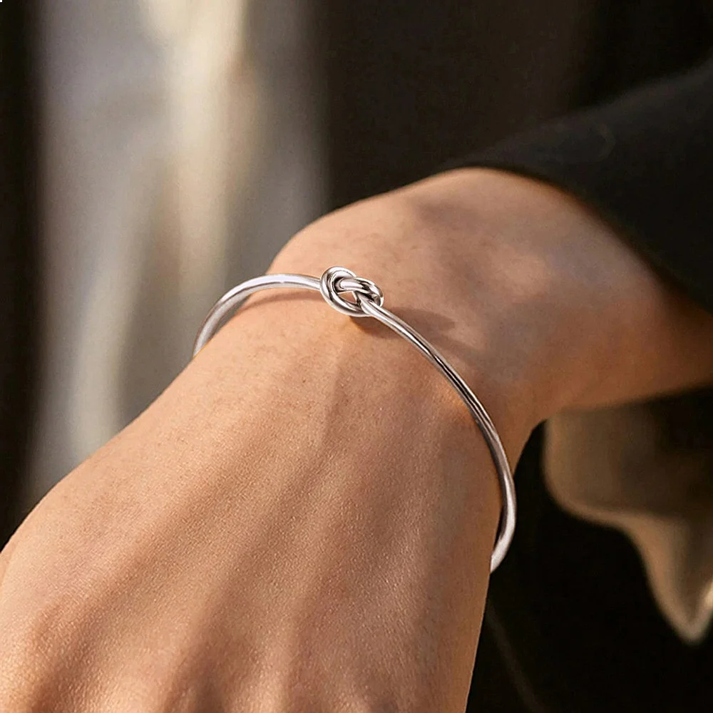 European American Fashion 18K Gold Plated Stainless Steel Knotted C Shape Bracelet Watch Accessory