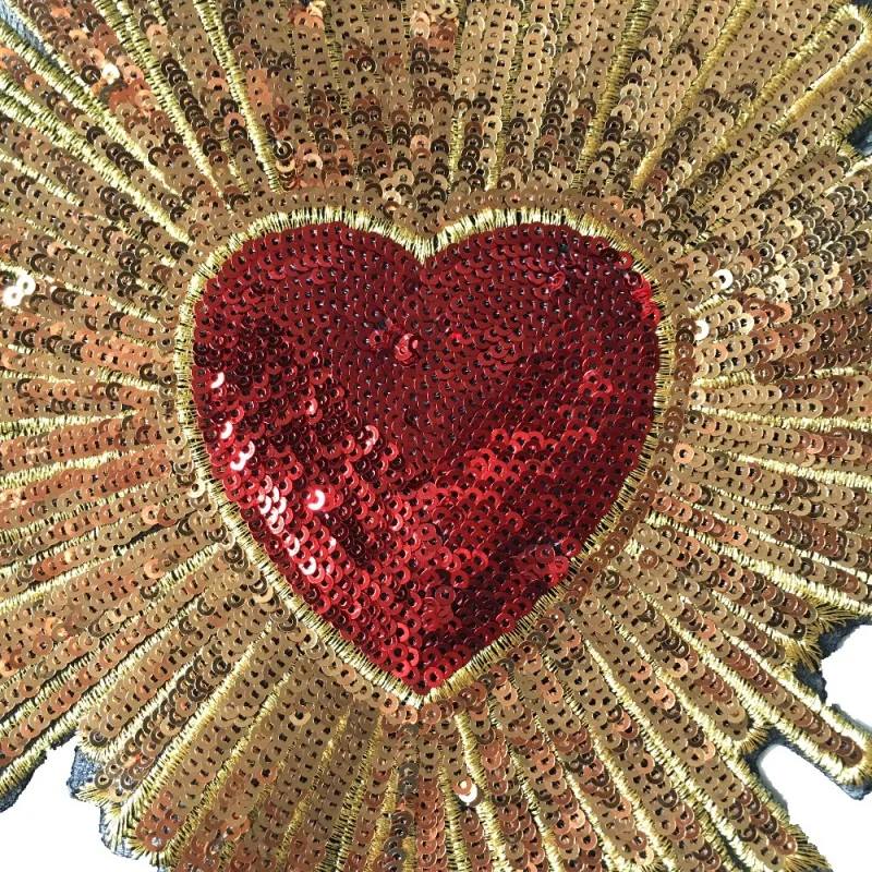 Decorazione fai da te Appliques paillettes forma di cuore per vestiti 3D patch con paillettes cuore rosso lucido con perline piccoli distintivi