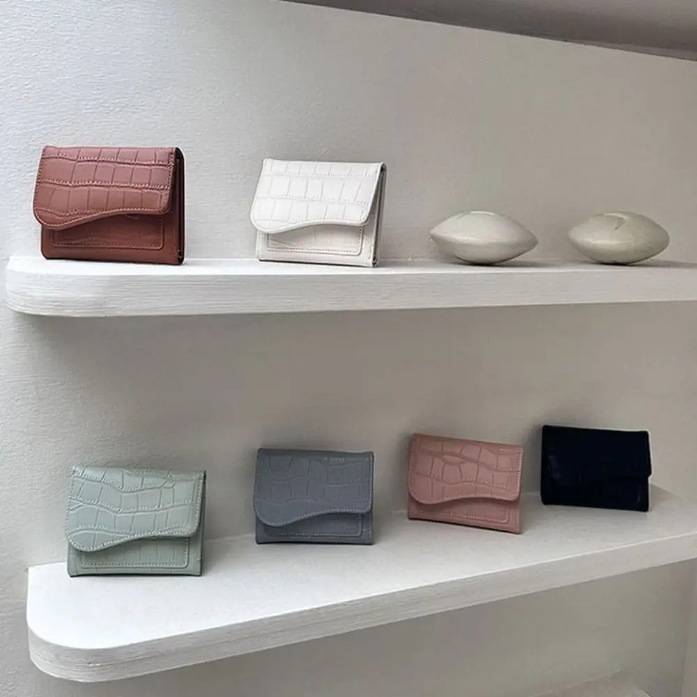 กระเป๋าสตางค์แฟชั่นขนาดเล็กสำหรับผู้หญิง สีพื้น น้ำหนักเบา ใส่บัตรได้ ทำจากหนัง PU กระเป๋าใส่เหรียญสำหรับนักเรียน