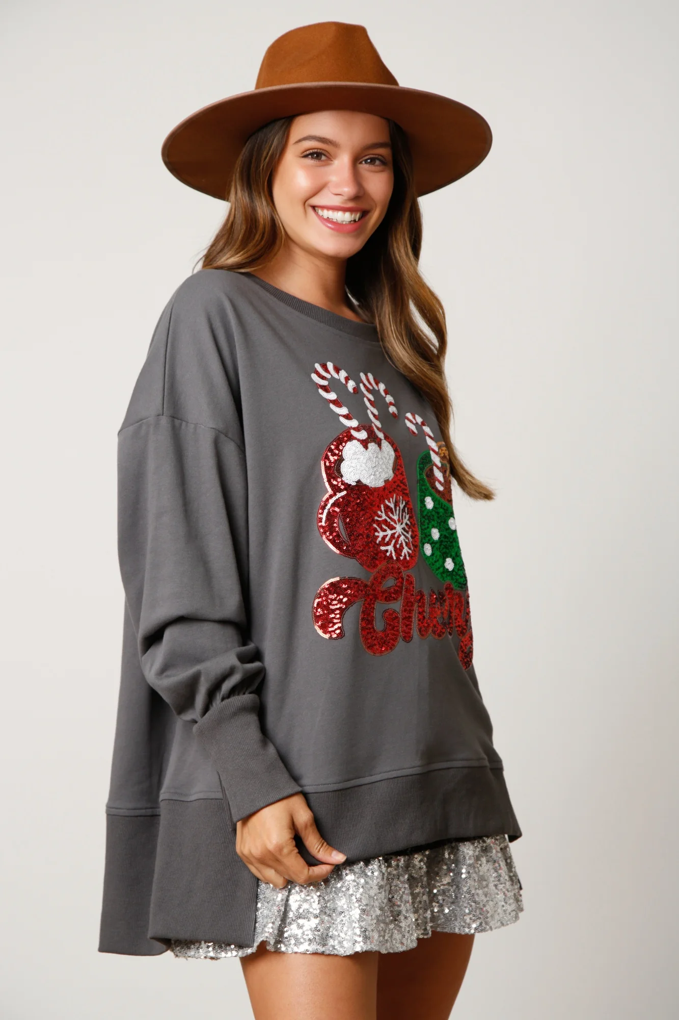 2025 New Autumn And Winter New Women\'s Candy Cup Sequin Christmas Sweater Casual Loose Tops Women\'s Long Sleeve O-Neck Pullover