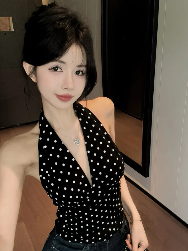 

Sexy Spotted Neck Hanging V-neck Slim Fit Top for Women Summer New Style High Fashion Thin Show Short Shirt City Walk Blend